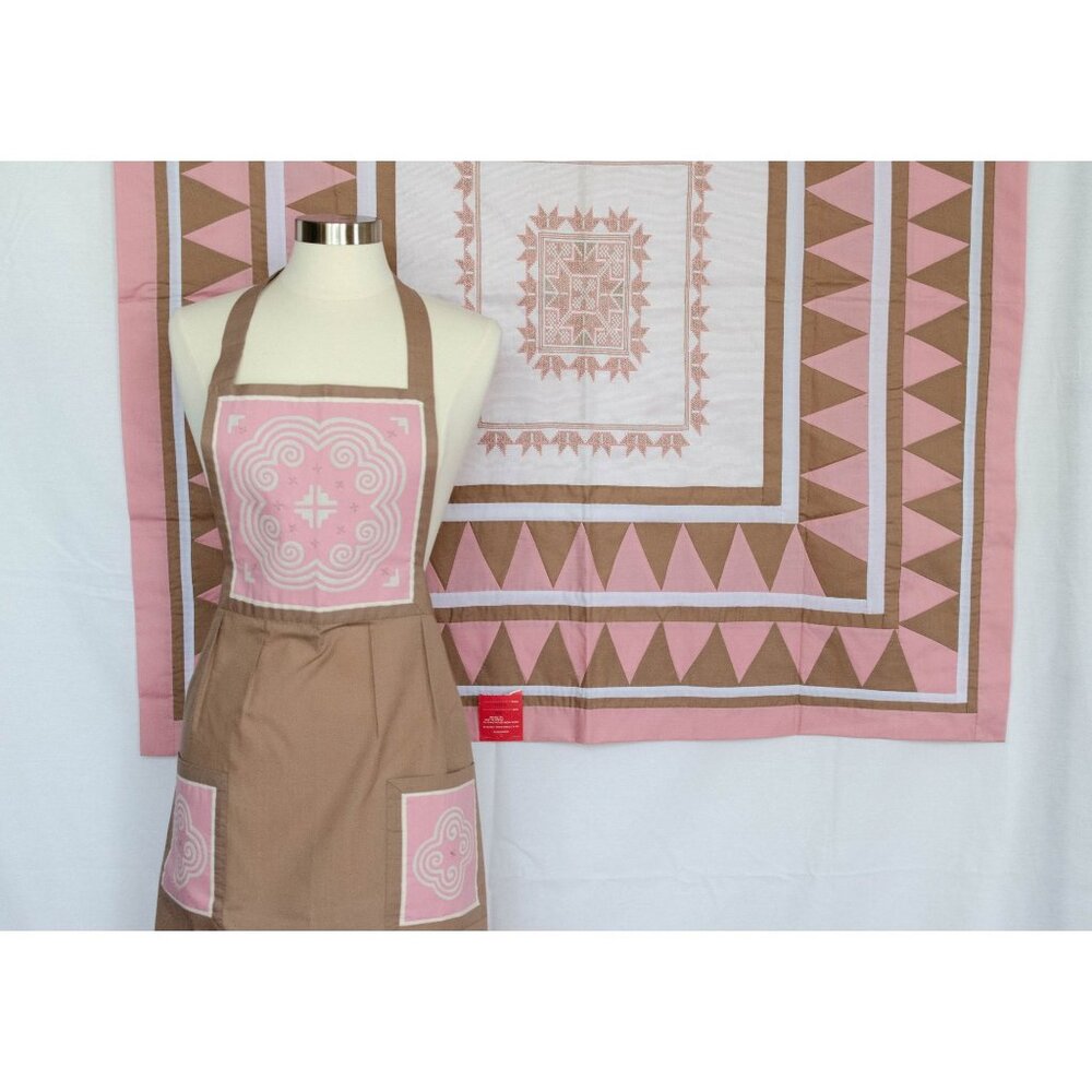 Vintage NWT Embroidered Hand-Quilted Thai Tablecloth & Apron‎ Set CAMACRAFTS